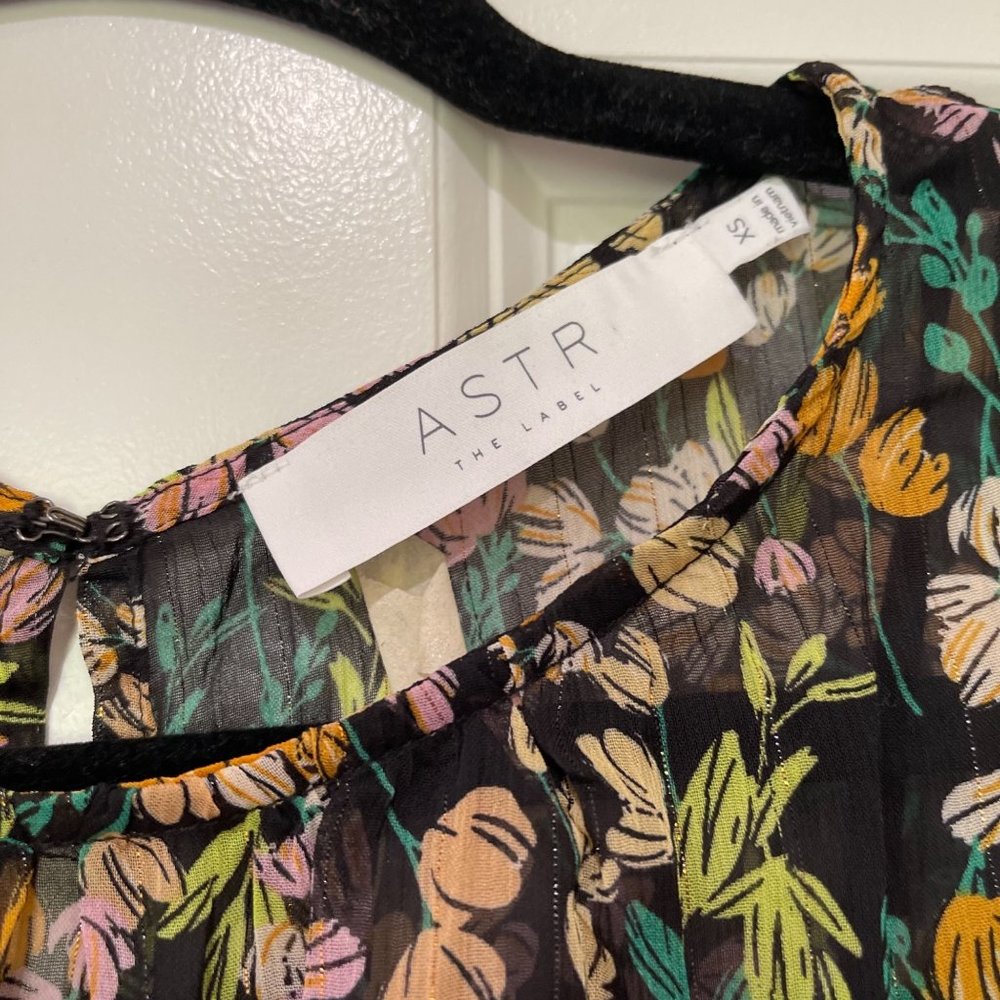 Astr The Label Flutter Sleeve Asymmetrical Floral… - image 3